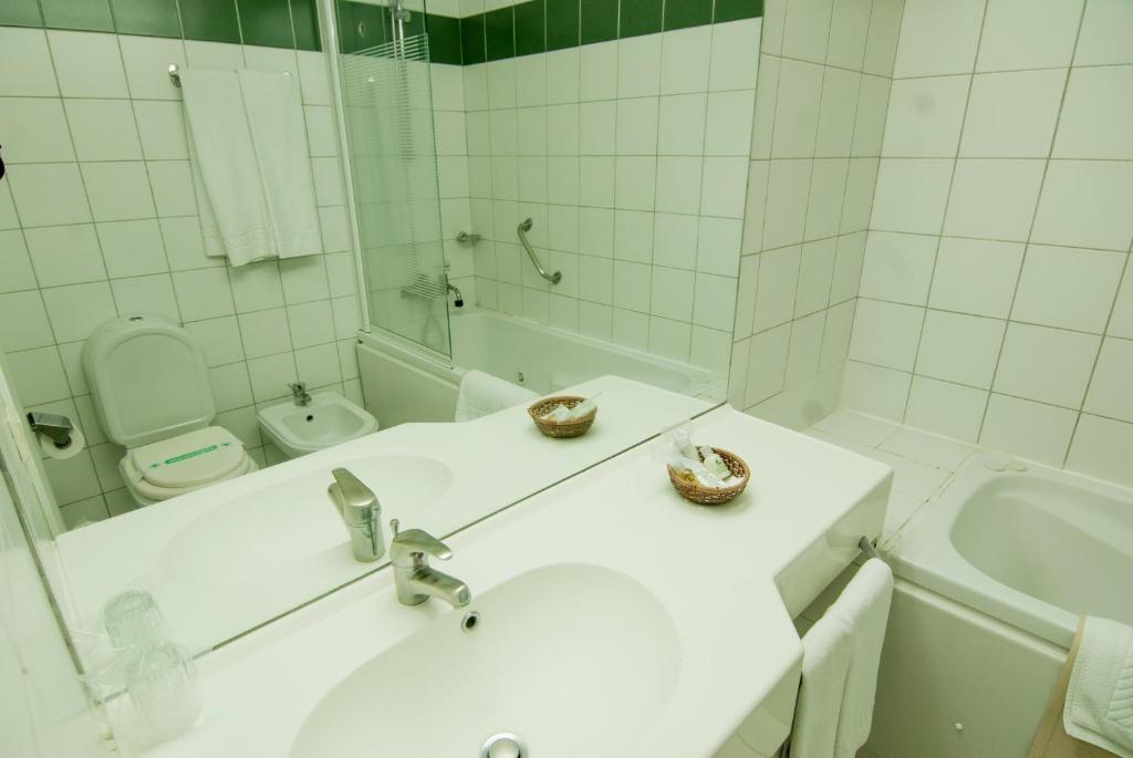 Los Naranjos Resort & Spa Termal Termas del Dayman Room photo